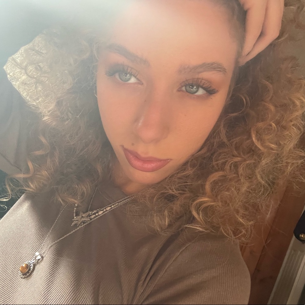 Meet your Posher, Isabelle
